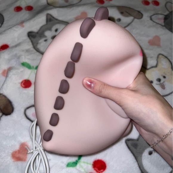 pink squishy dinosaur night light - Picture 3 of 5